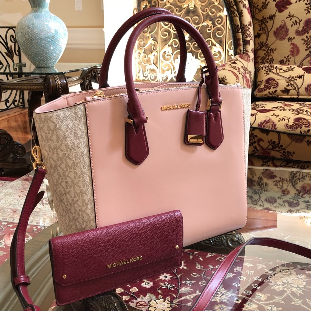 Authentic Michael Kors Carolyn handbag&wallet set - Picture 8 of 8